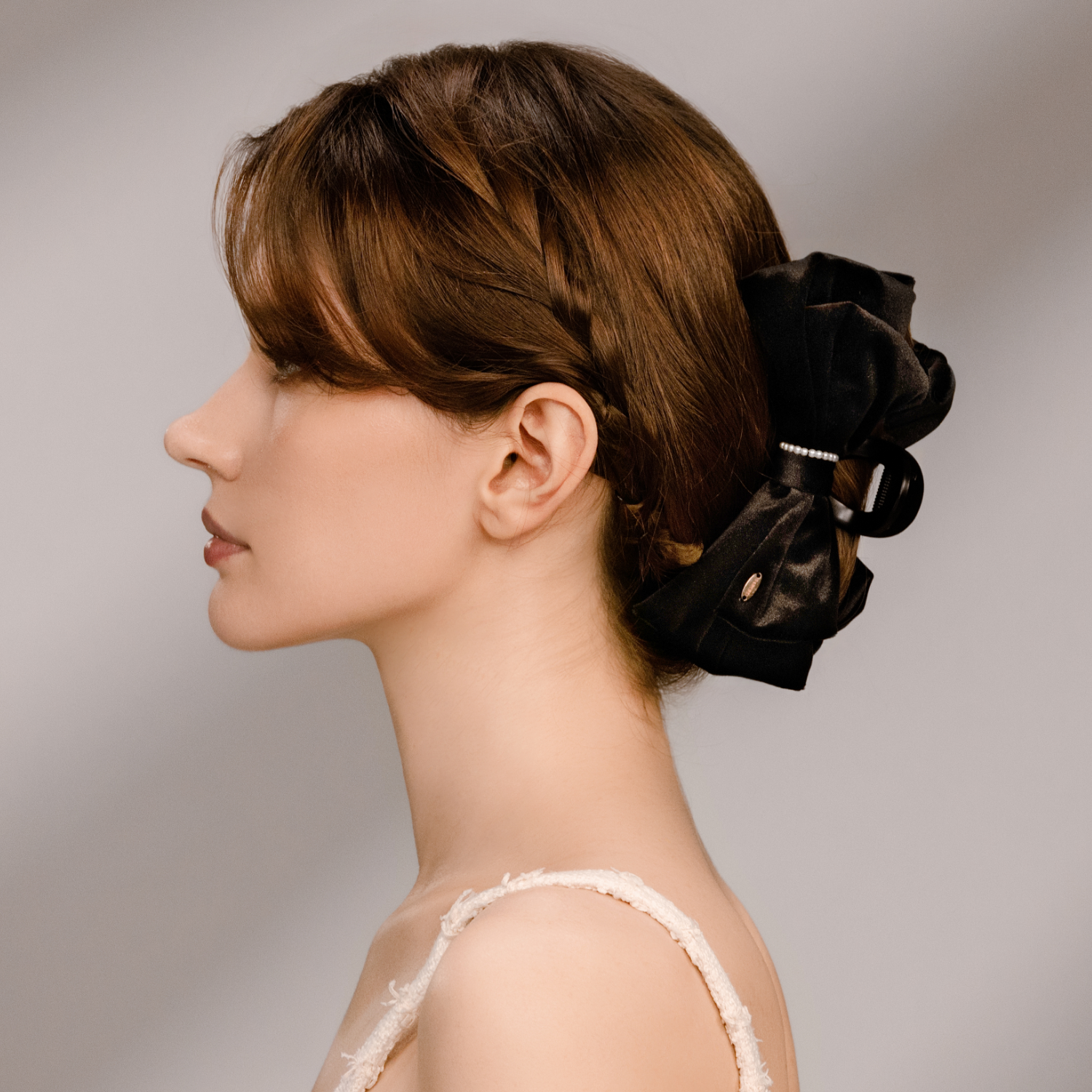 Velvet Pearl Extra Large Hair Claw (2 Layered Bow & 1 Strand)