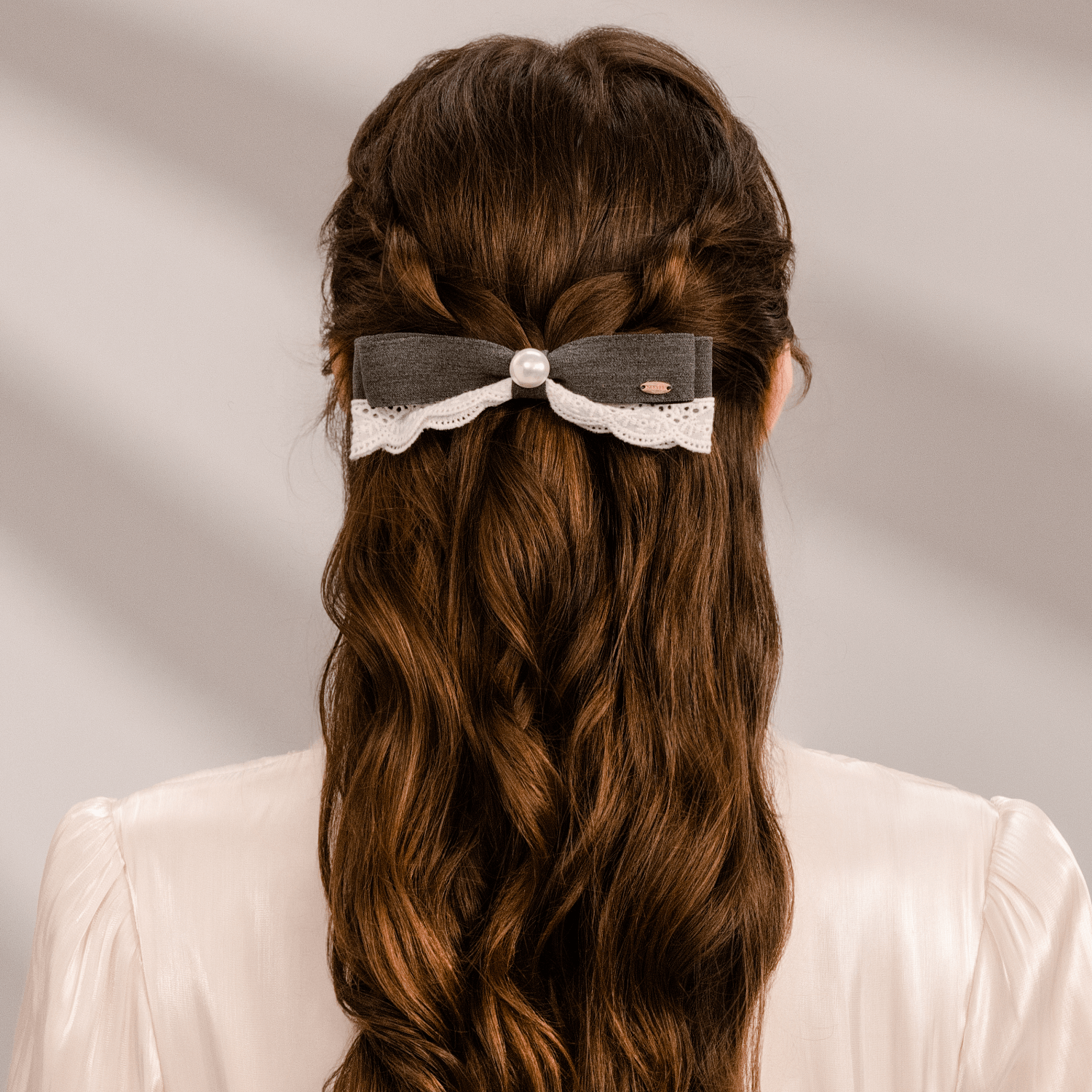 Suiting Pearl Medium Hair Barrette (Lace & 1 Bead)