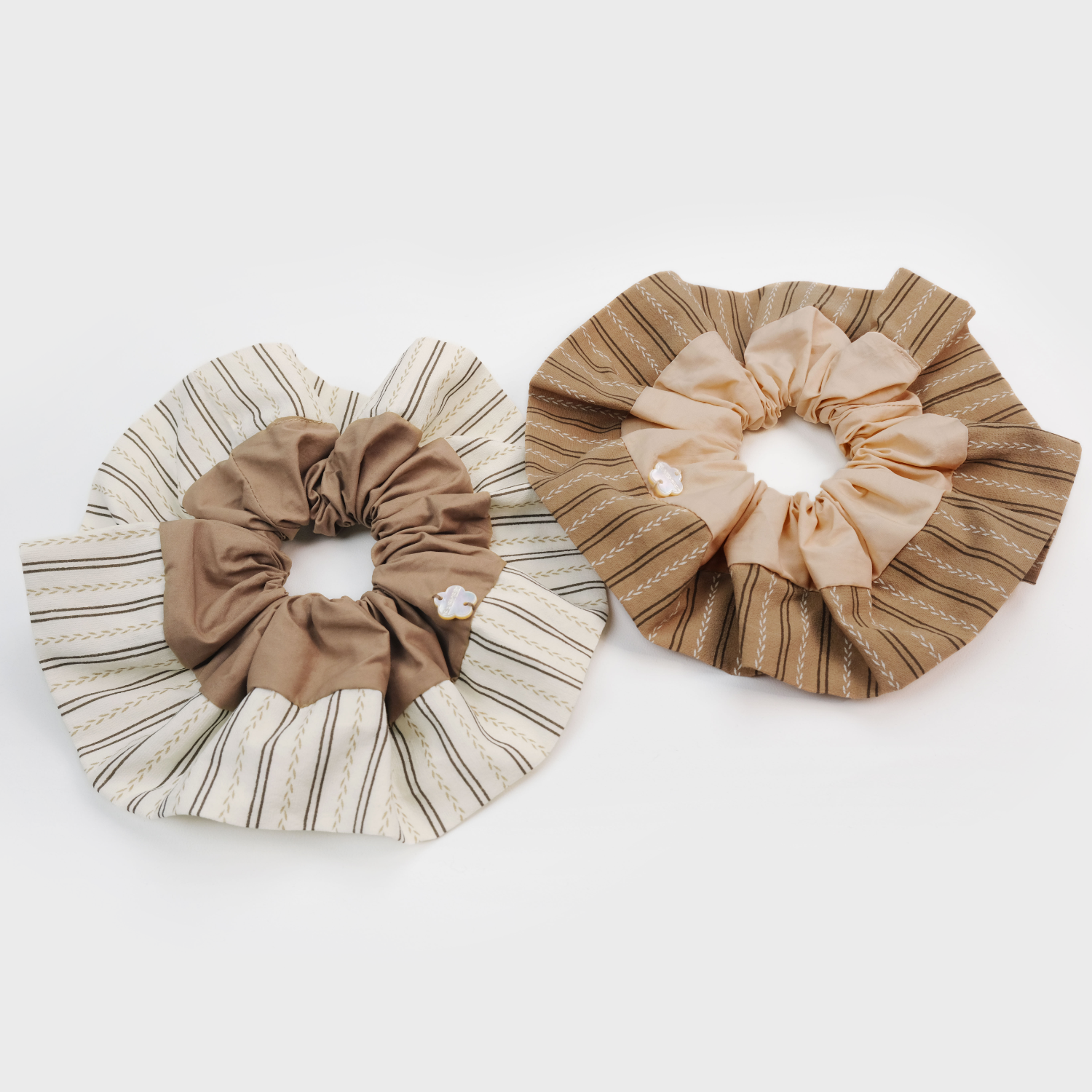 Stripe Shell Extra Large Scrunchie (Wheat & Flower)