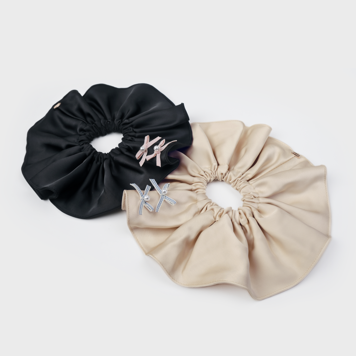 Satin Pearl Extra Large Scrunchie (2 Bows & 2 Beads)