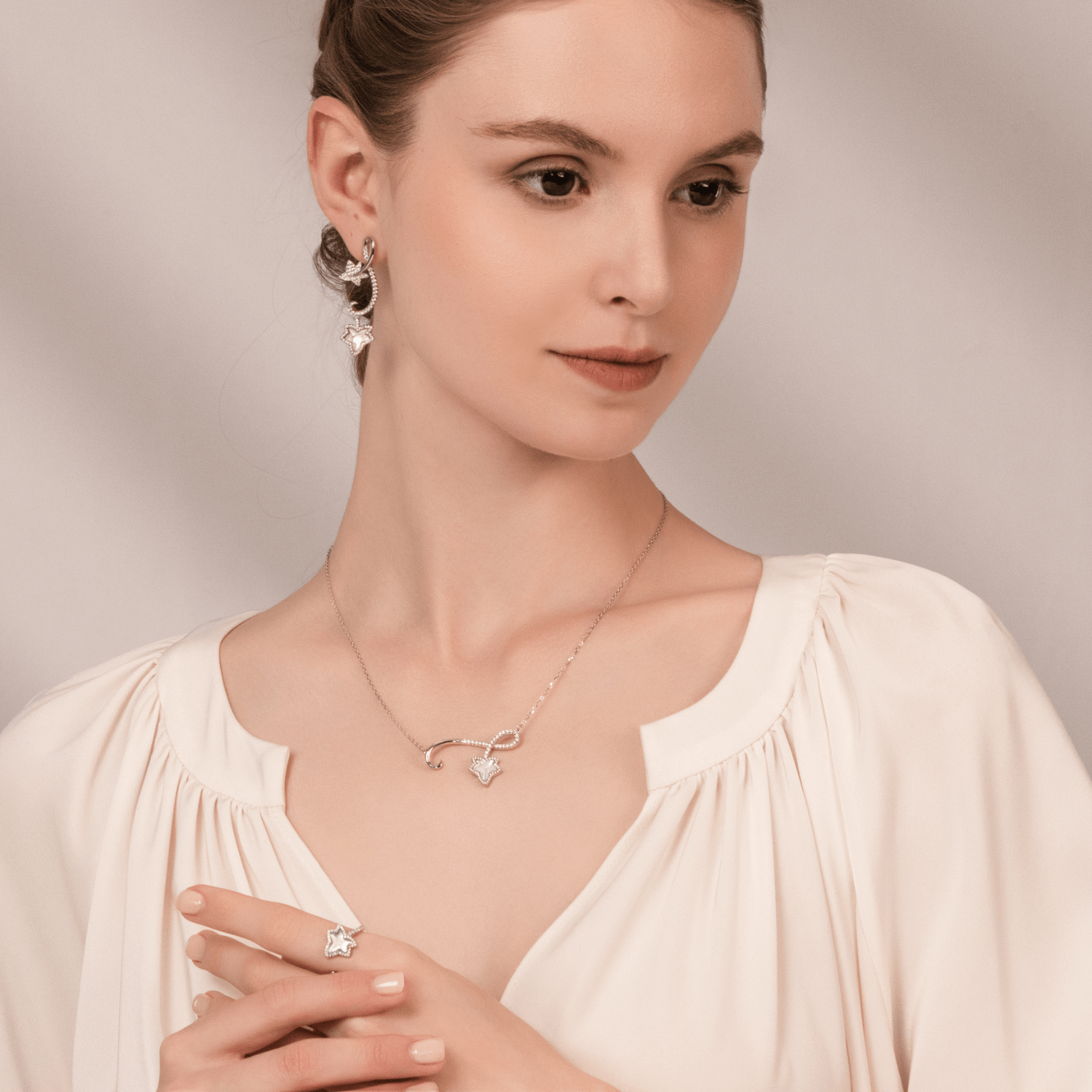 Ivy Pendant Necklace