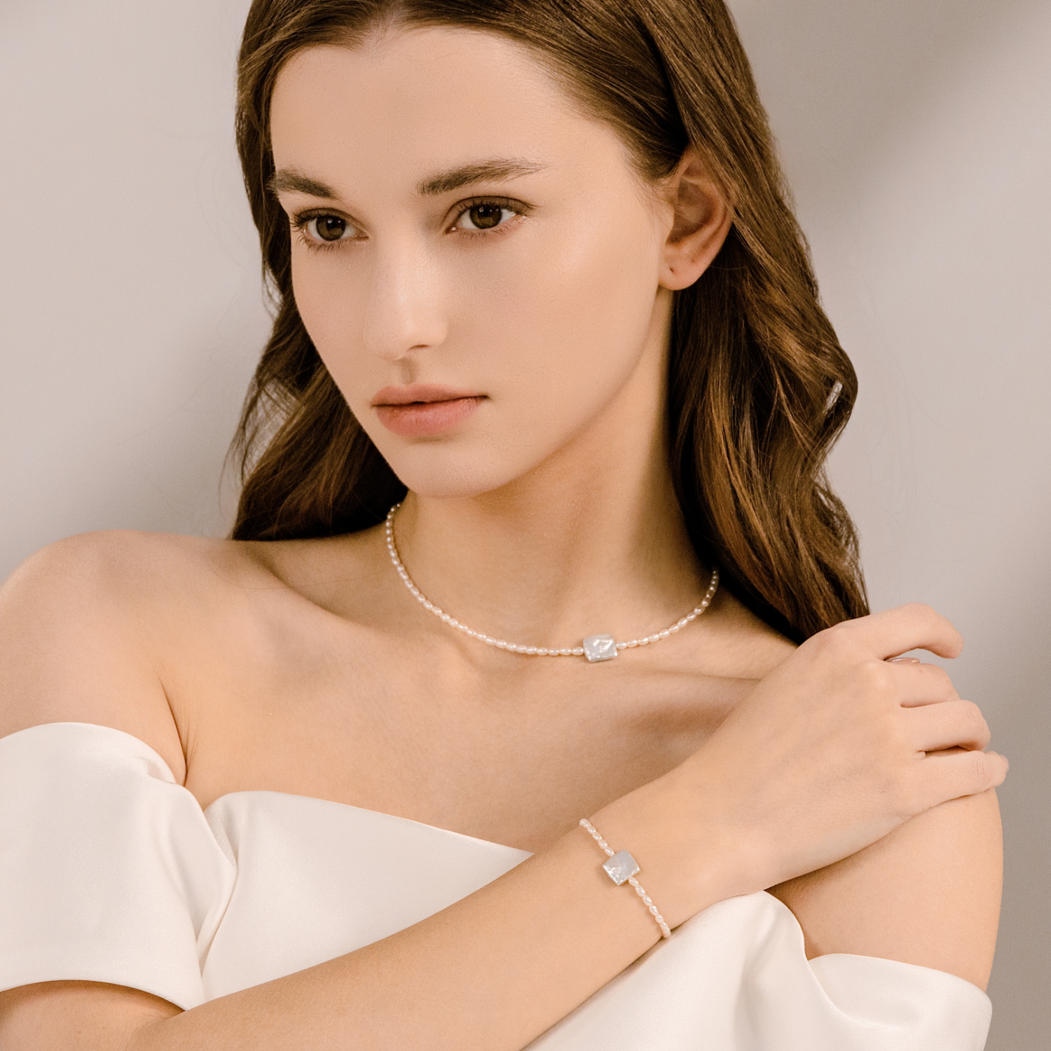 White Dew Beaded Bracelet (Square)