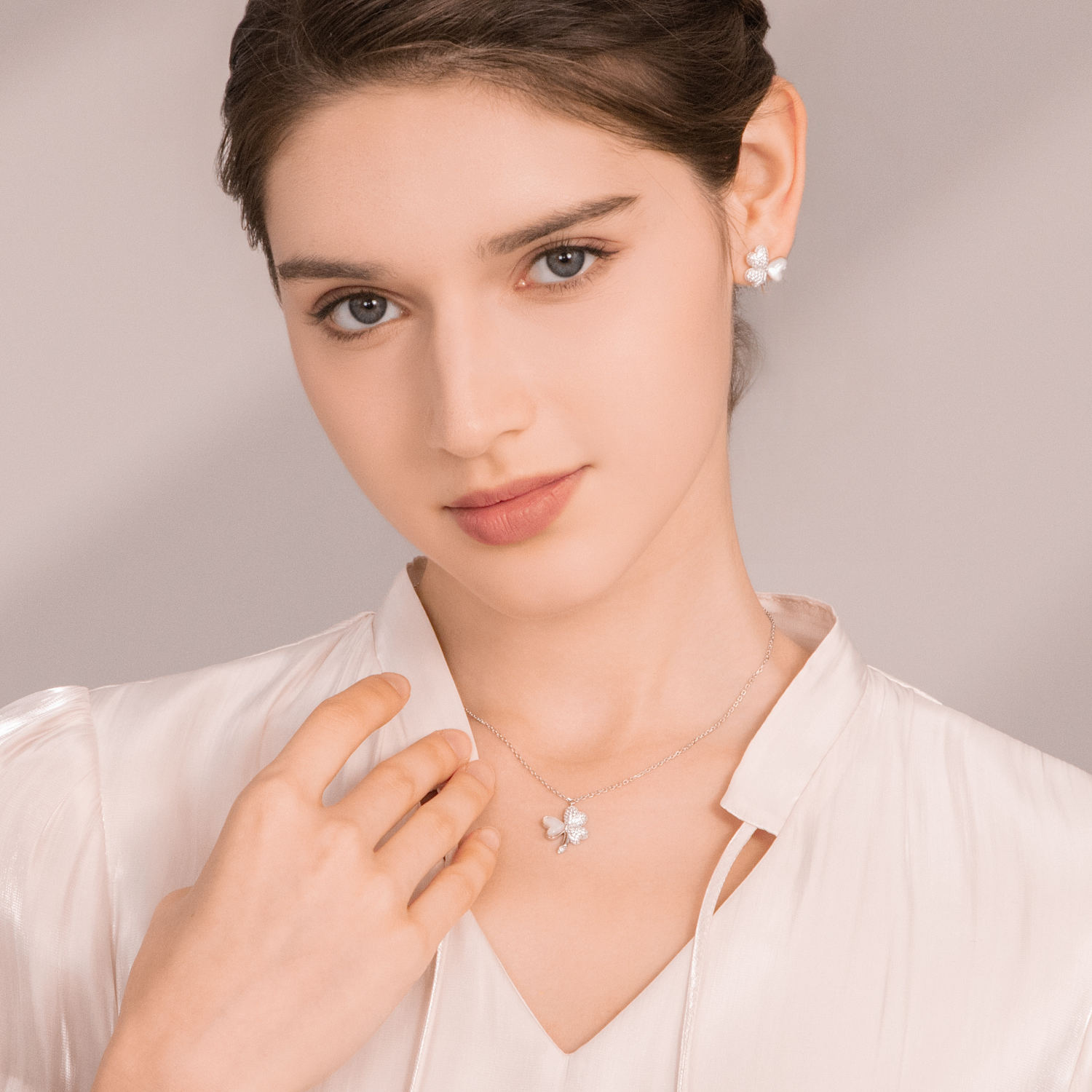 Clover Pendant Necklace