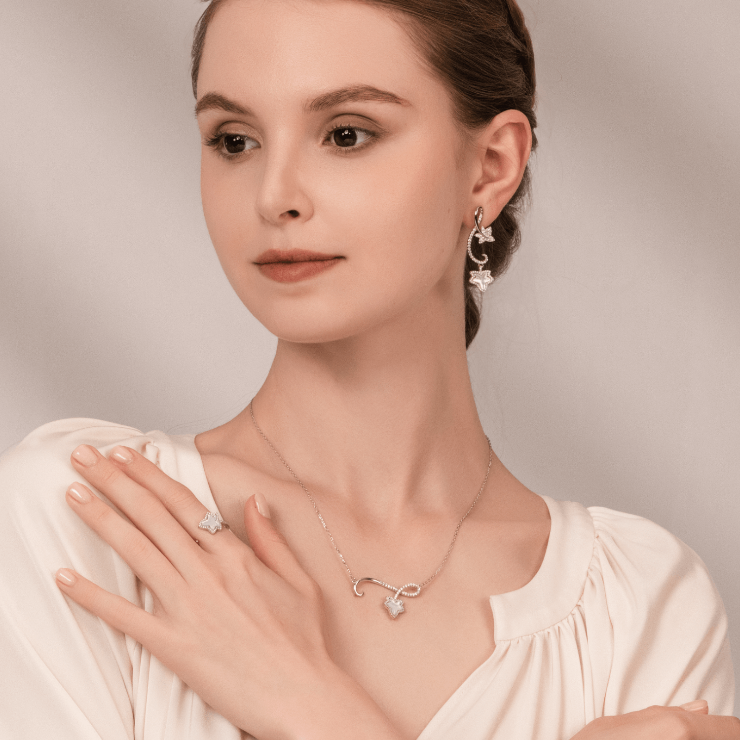 Ivy Pendant Necklace