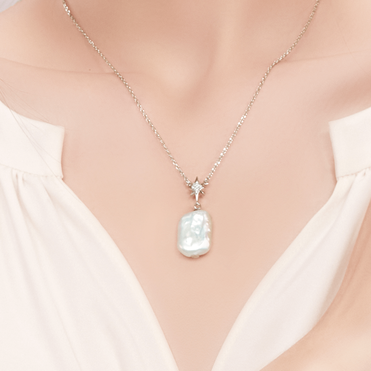 Star Light Pendant Necklace