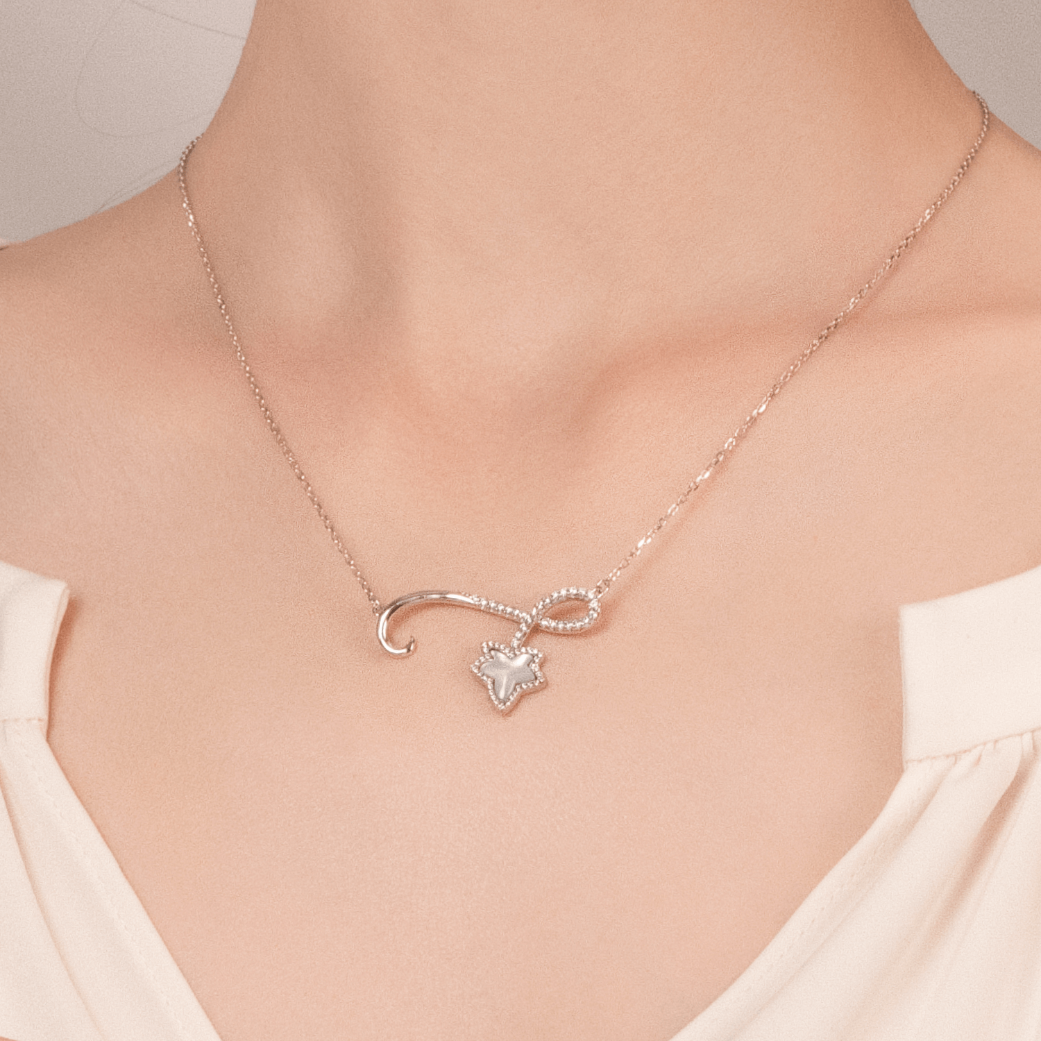 Ivy Pendant Necklace