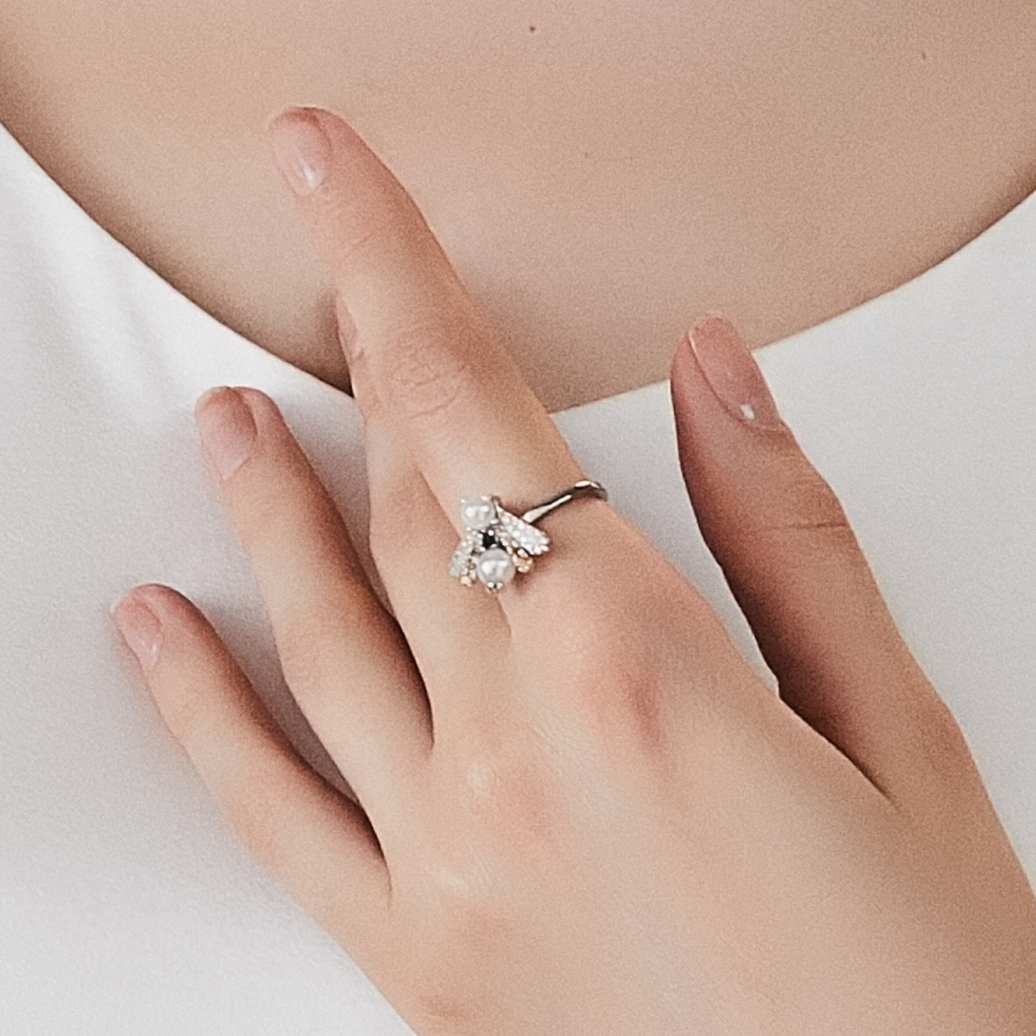 Bee Pave Ring