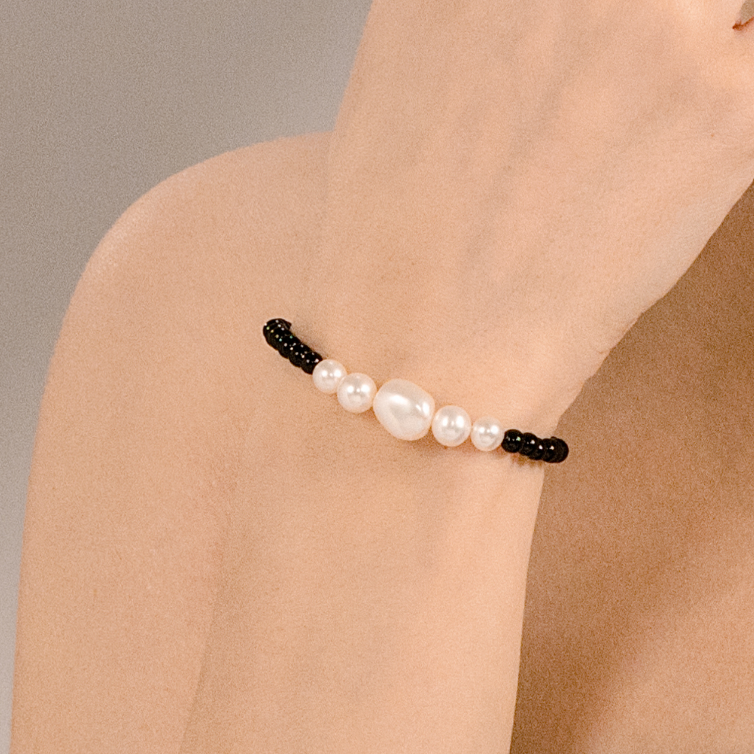 Ink Cloud Beaded Bracelet (Gradual)