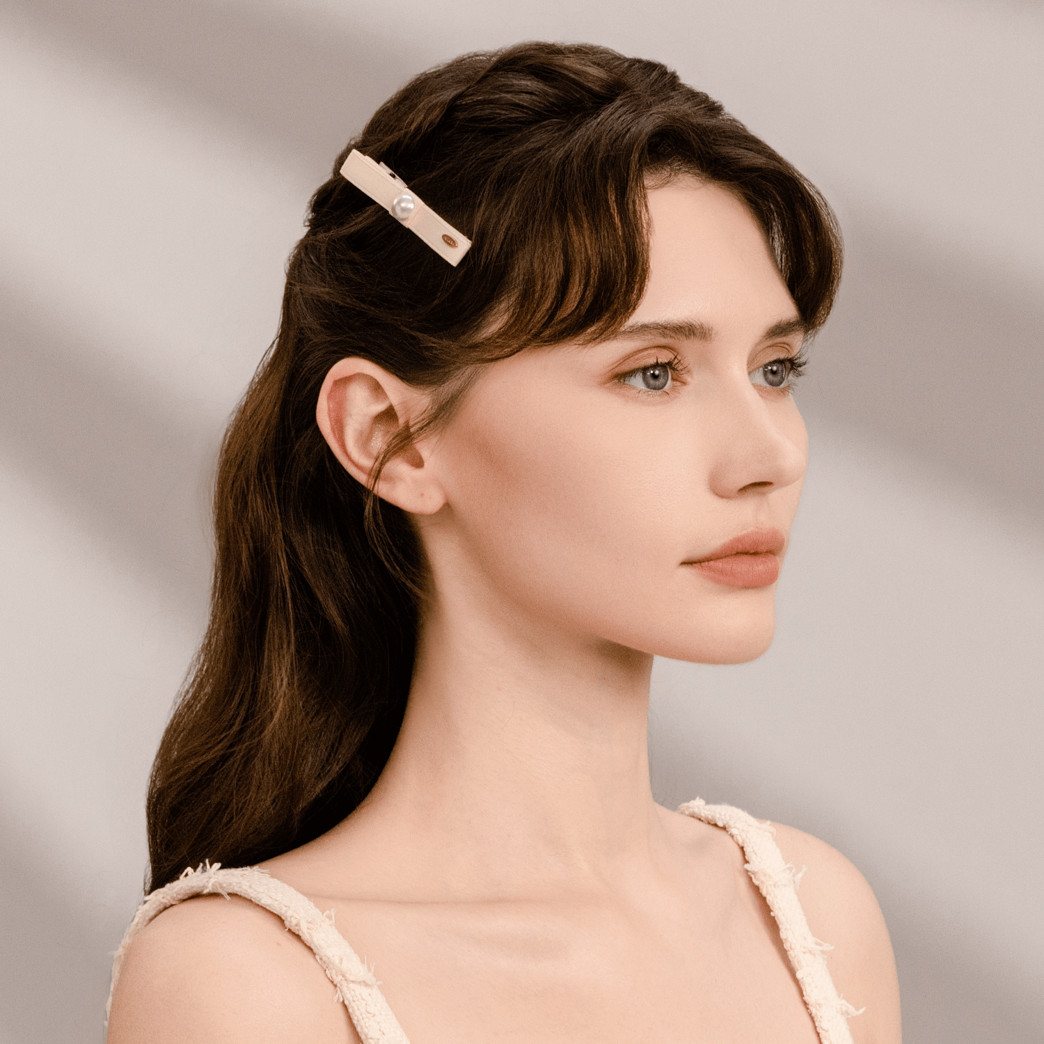 Ribbon Pearl Medium Hair Clips (Line & 1 Bead)