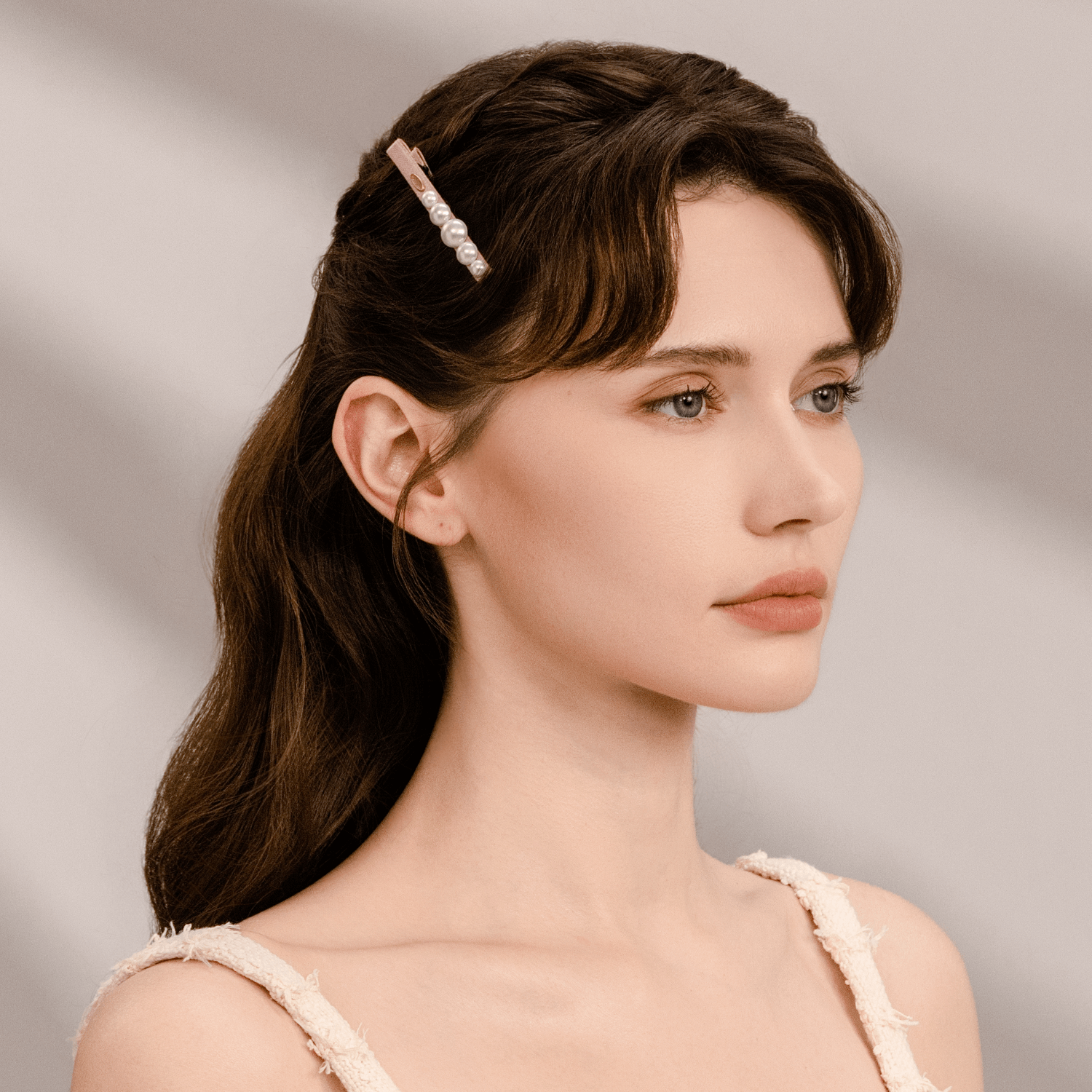 Dot Pearl Medium Hair Clips (Row & 5 Beads)