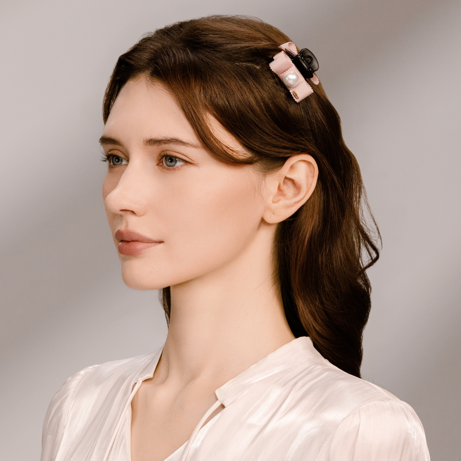 Ribbon Pearl Small Hair Claws (Straight Bow & 1 Bead)