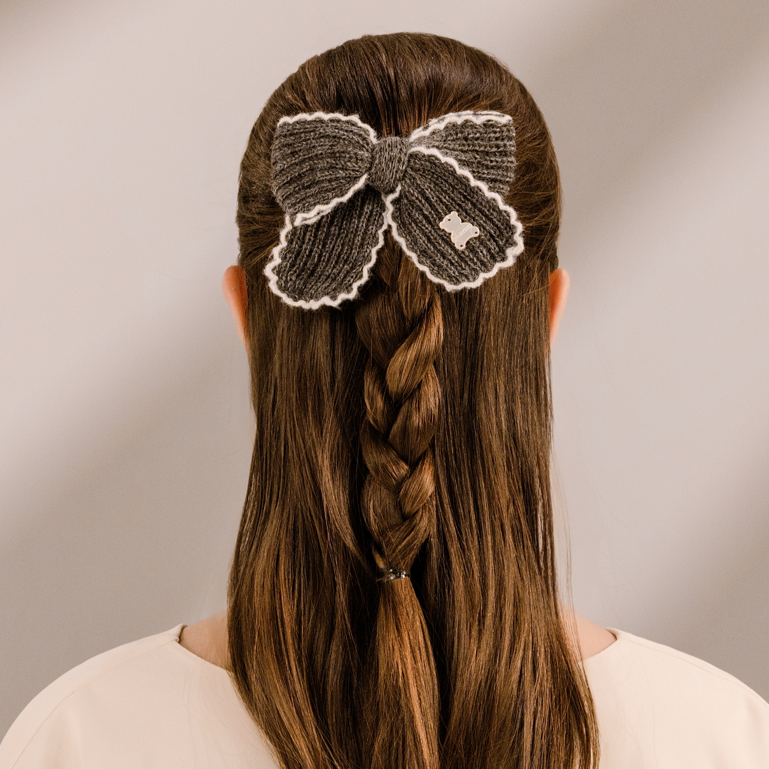 Cotton Shell Medium Hair Barrette (1 Bow & Bear-shaped)