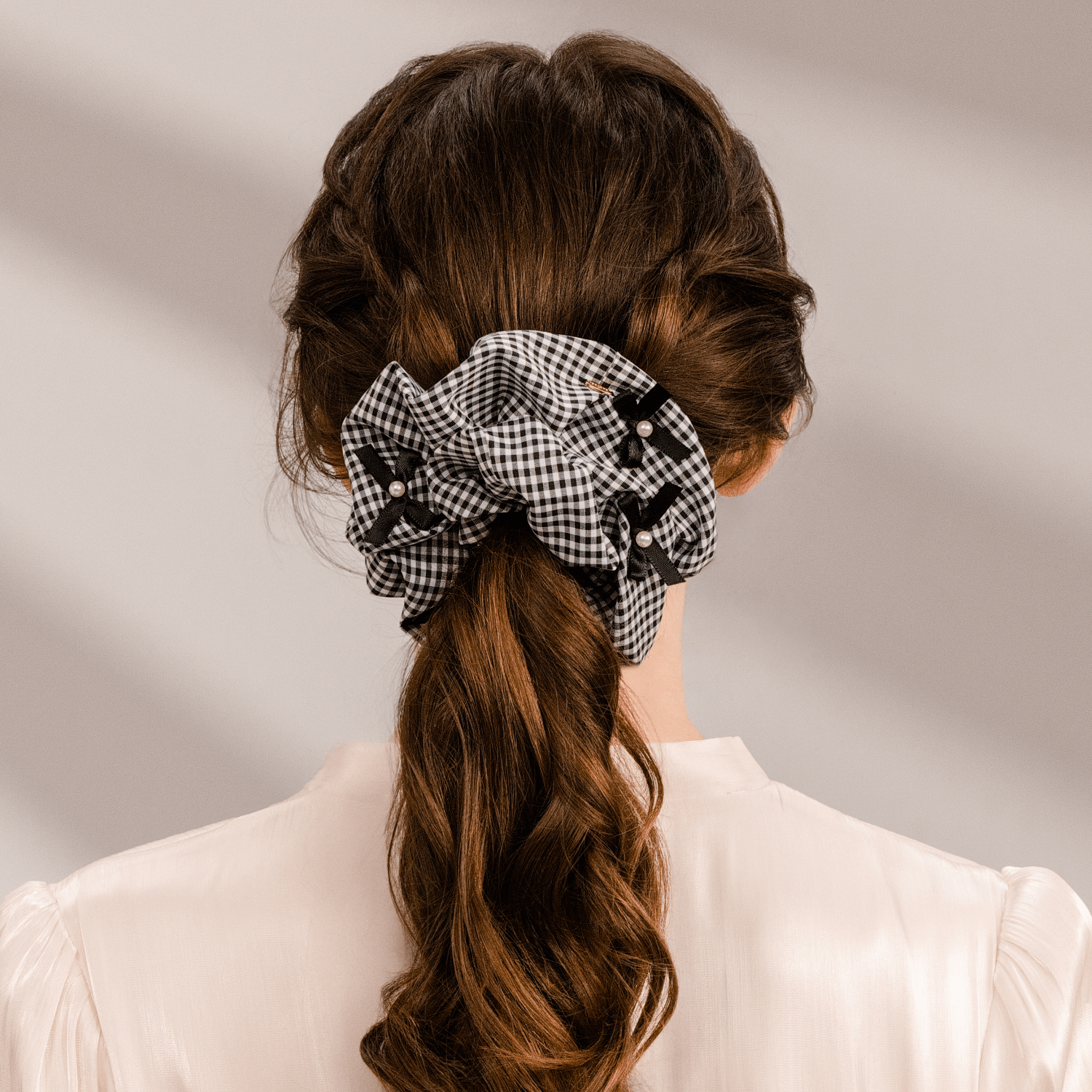 Plaid Pearl Large Scrunchie (5 Bows & 5 Beads)