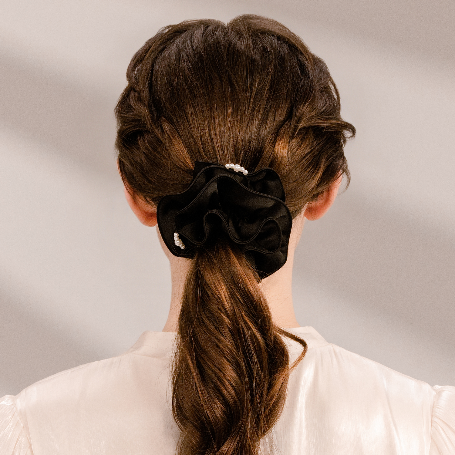 Satin Pearl Medium Scrunchie (2 Layered & Gradient)