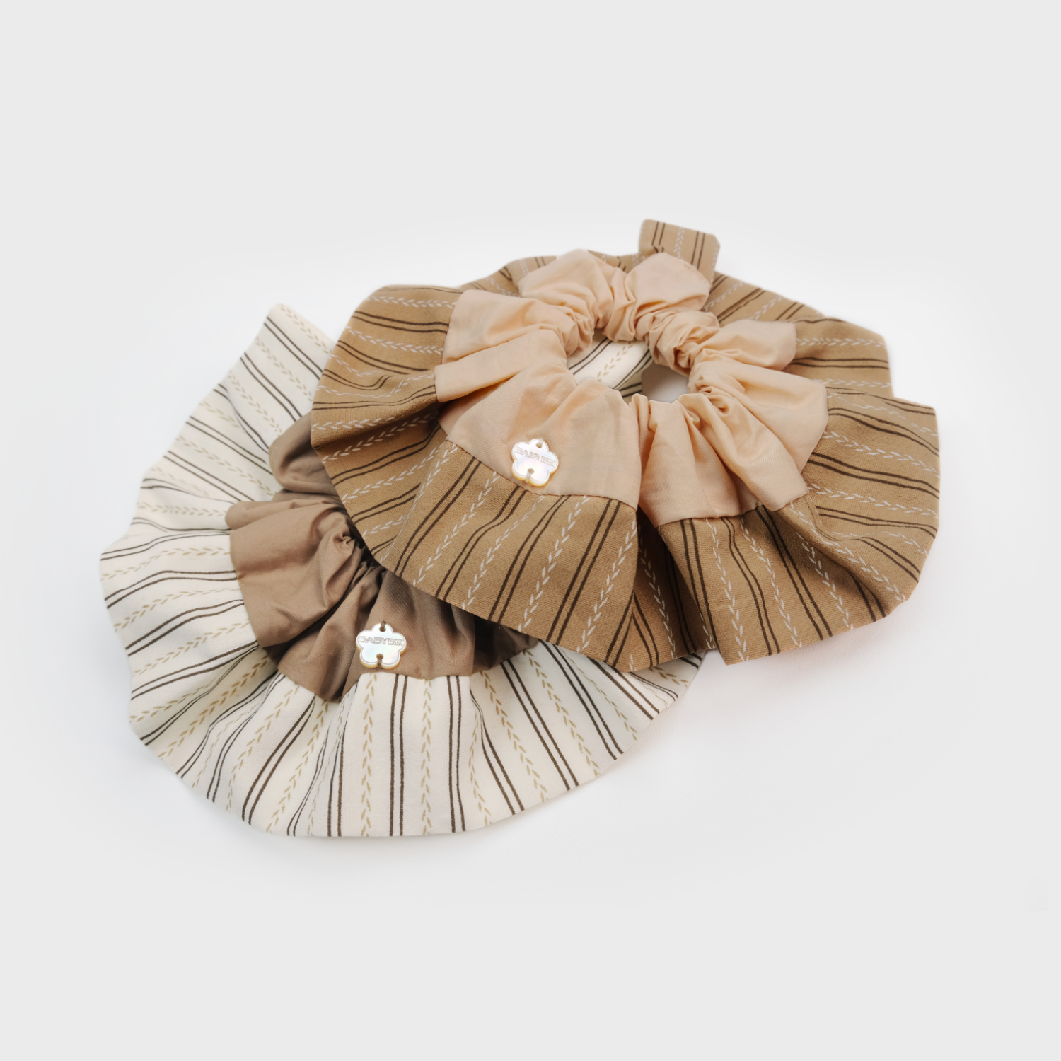 Stripe Shell Extra Large Scrunchie (Wheat & Flower)