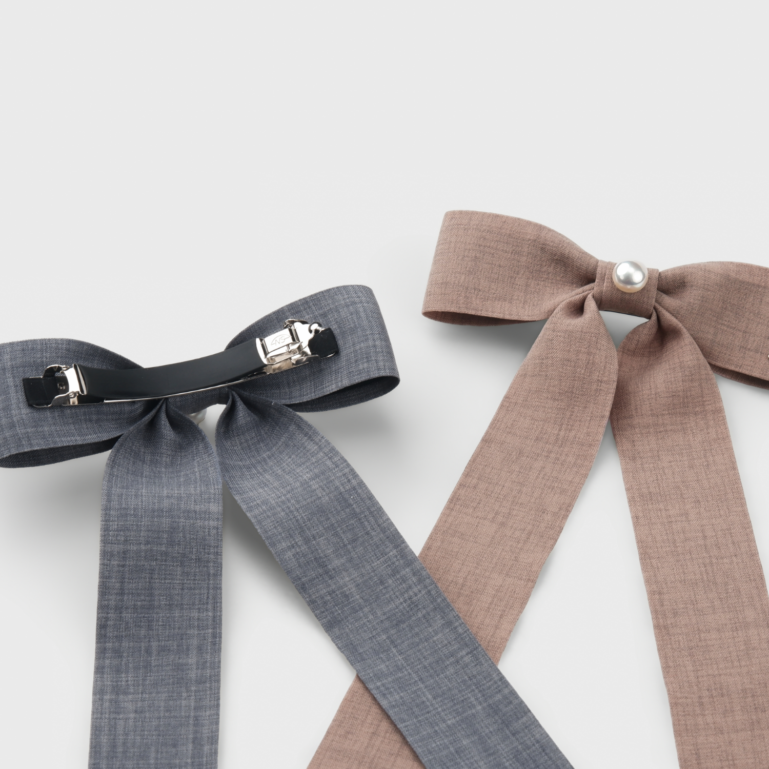 Suiting Pearl Medium Hair Barrette (Long Ribbon & 1 Bead)