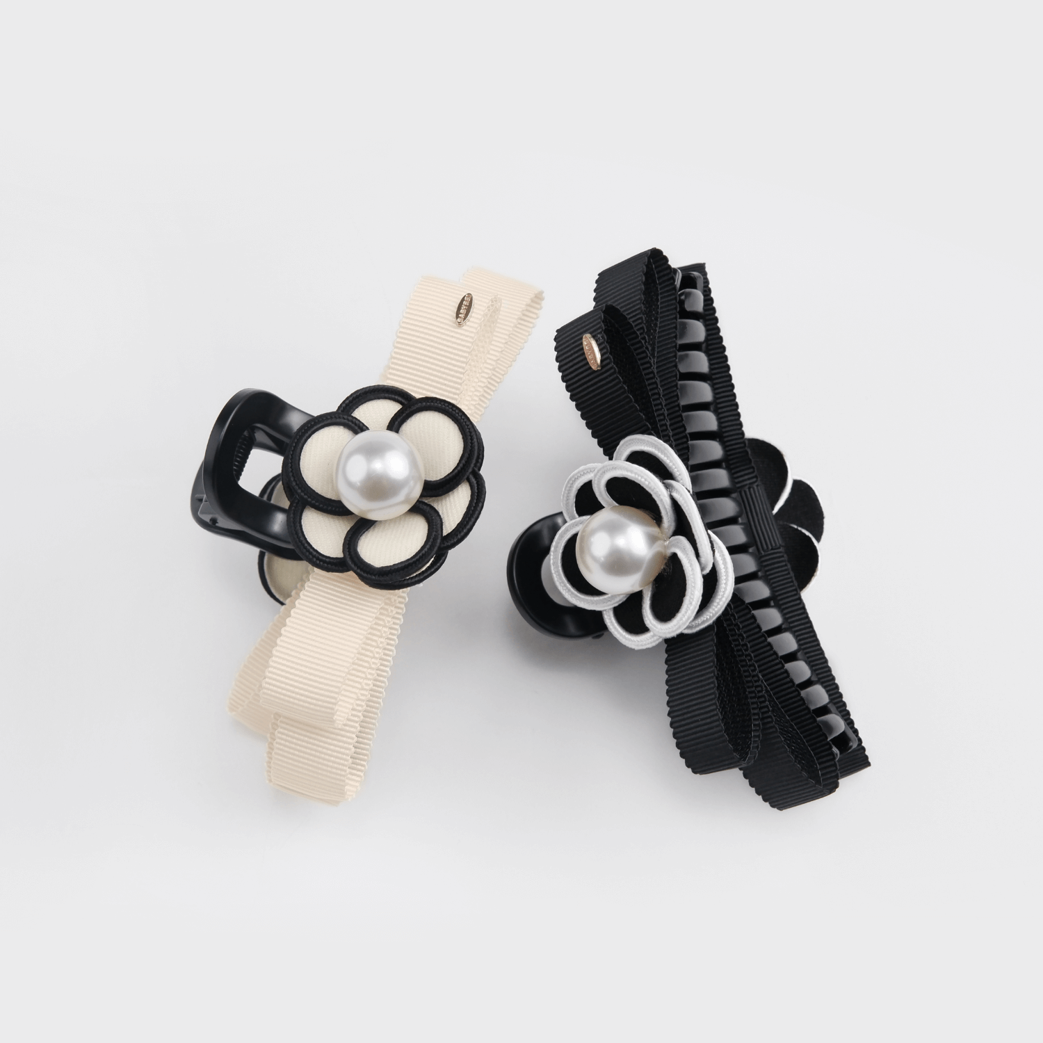 Camellia Pearl Large Hair Claw (Bow & 1 Bead)