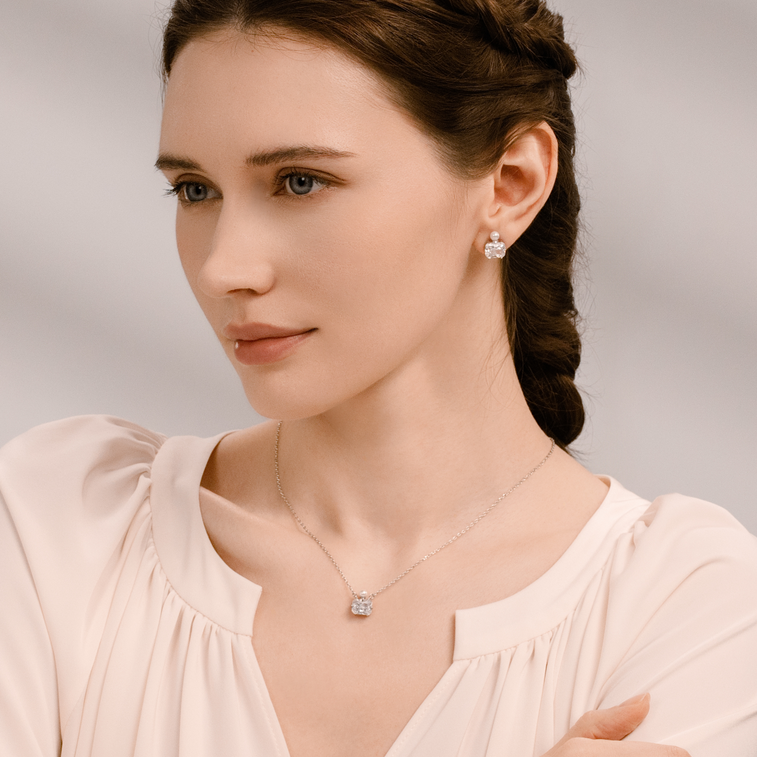 Dew Scent Pendant Necklace