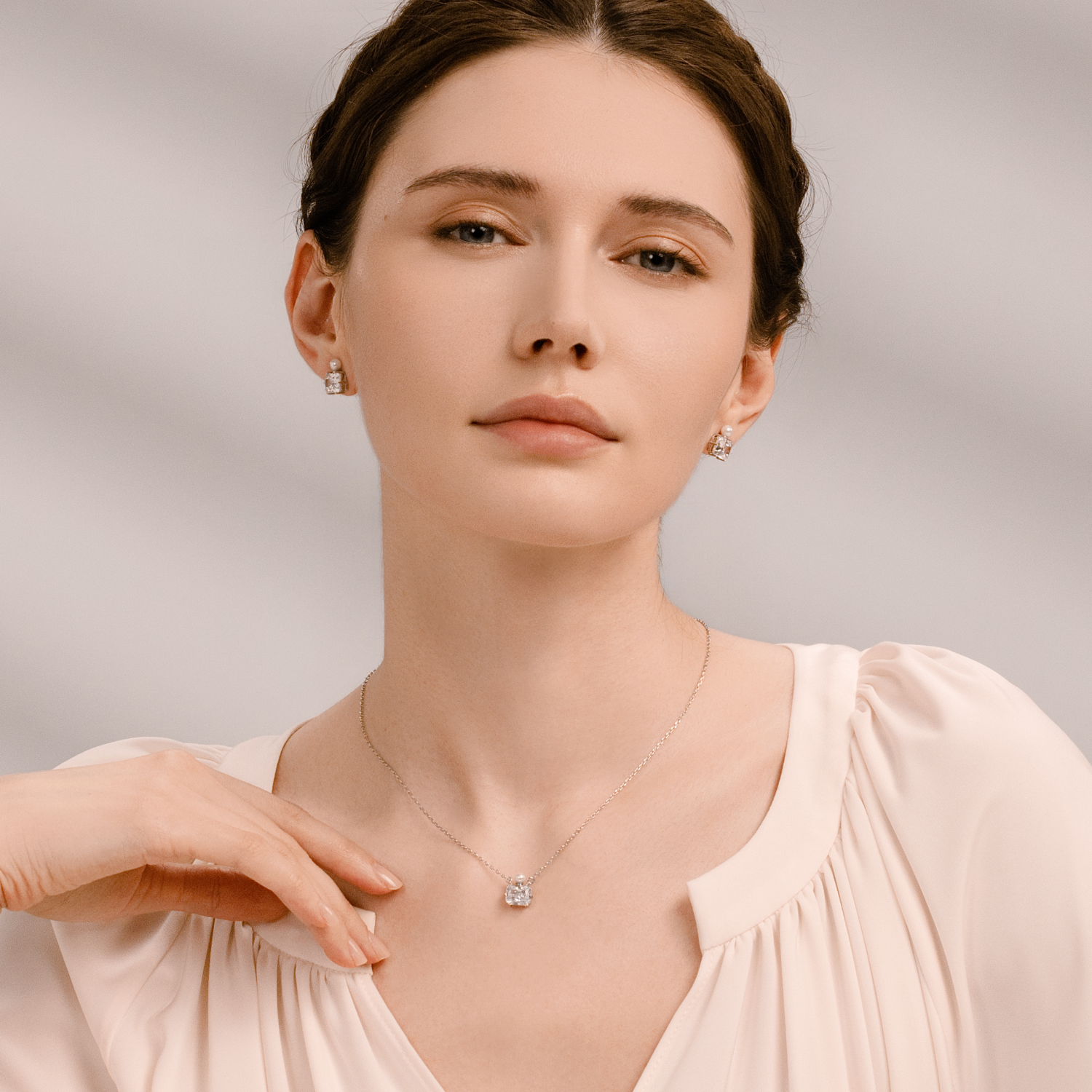 Dew Scent Pendant Necklace