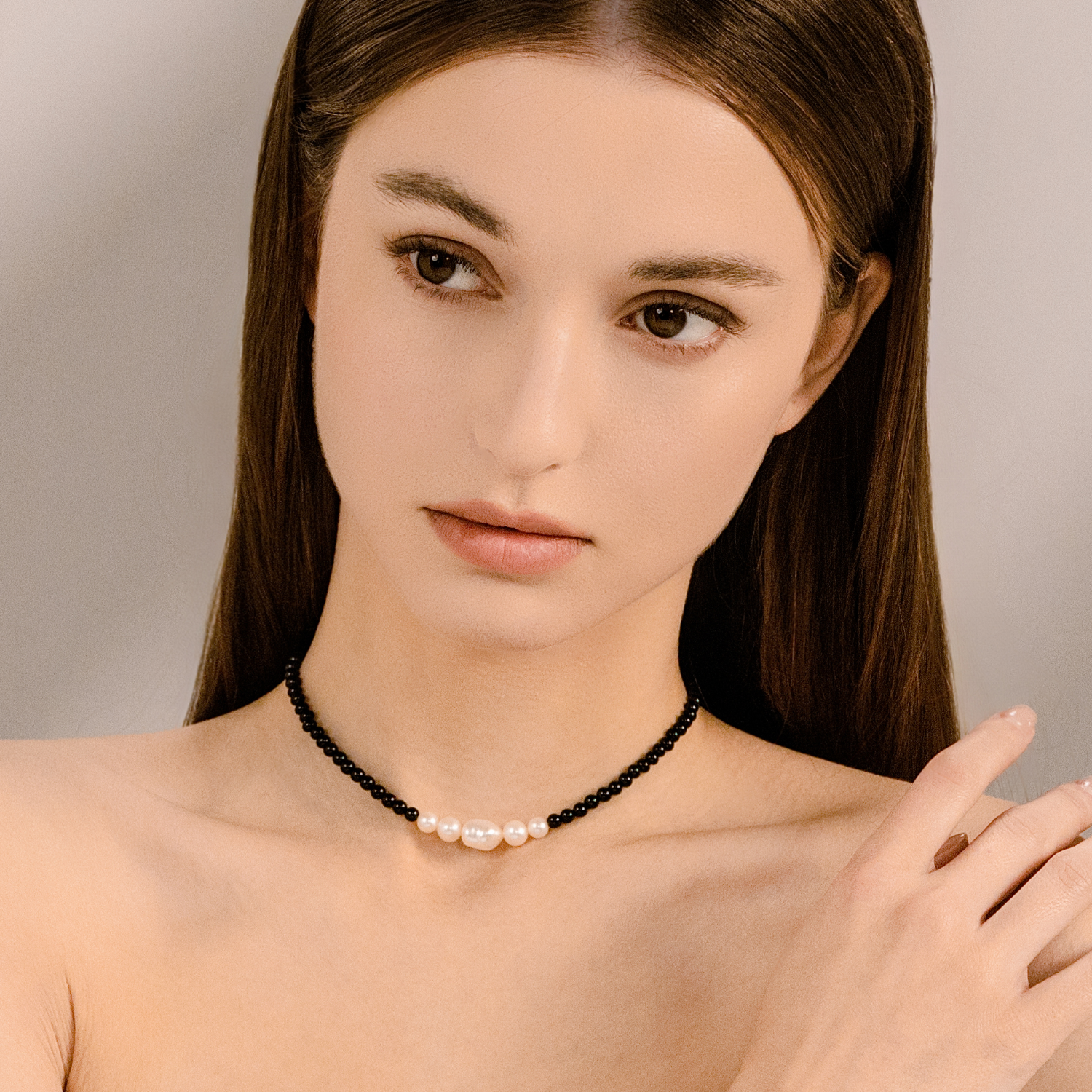 Ink Cloud Beaded Necklace (Gradual)