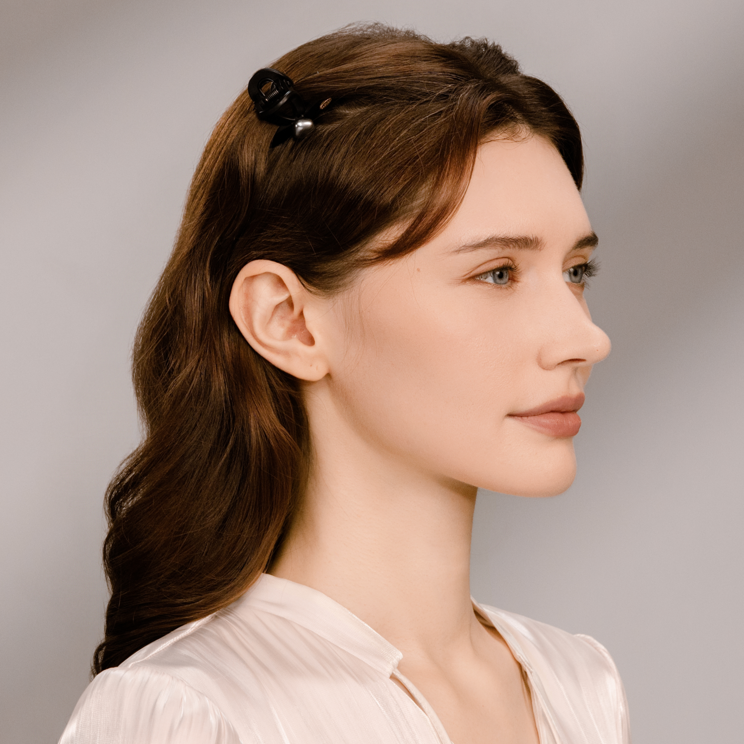 Dot Pearl Small Hair Claws (Bow & Square Bead)