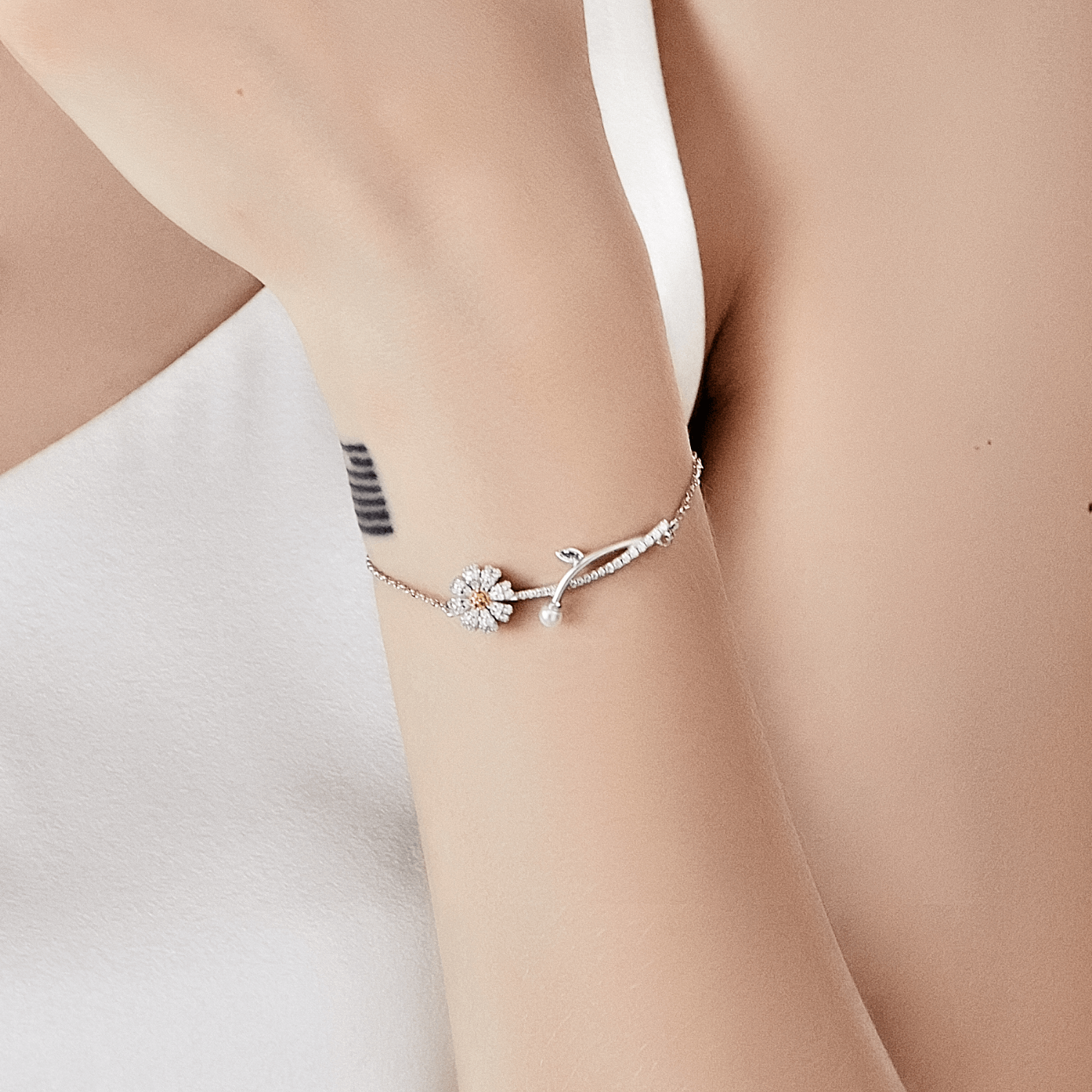 Daisy Pave Bracelet