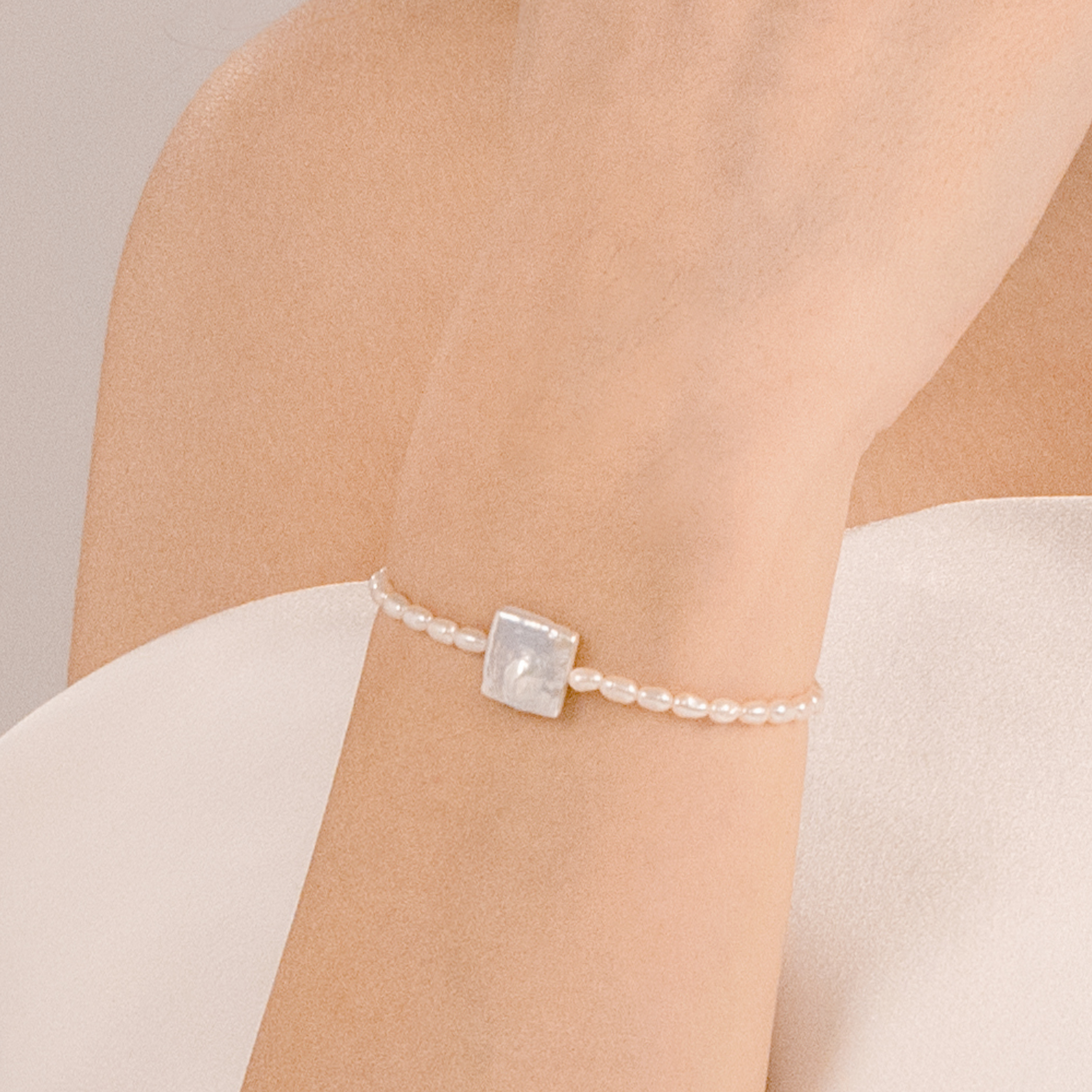 White Dew Beaded Bracelet