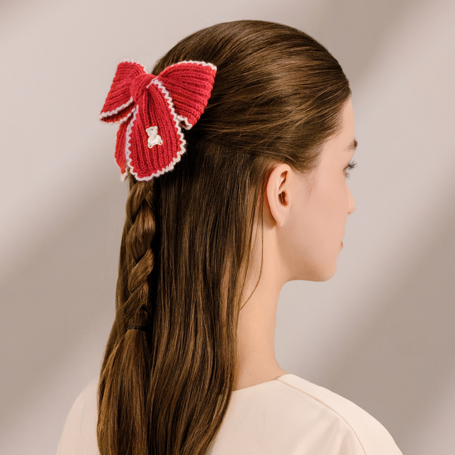 Cotton Shell Medium Hair Barrette (1 Bow & Bear-shaped)