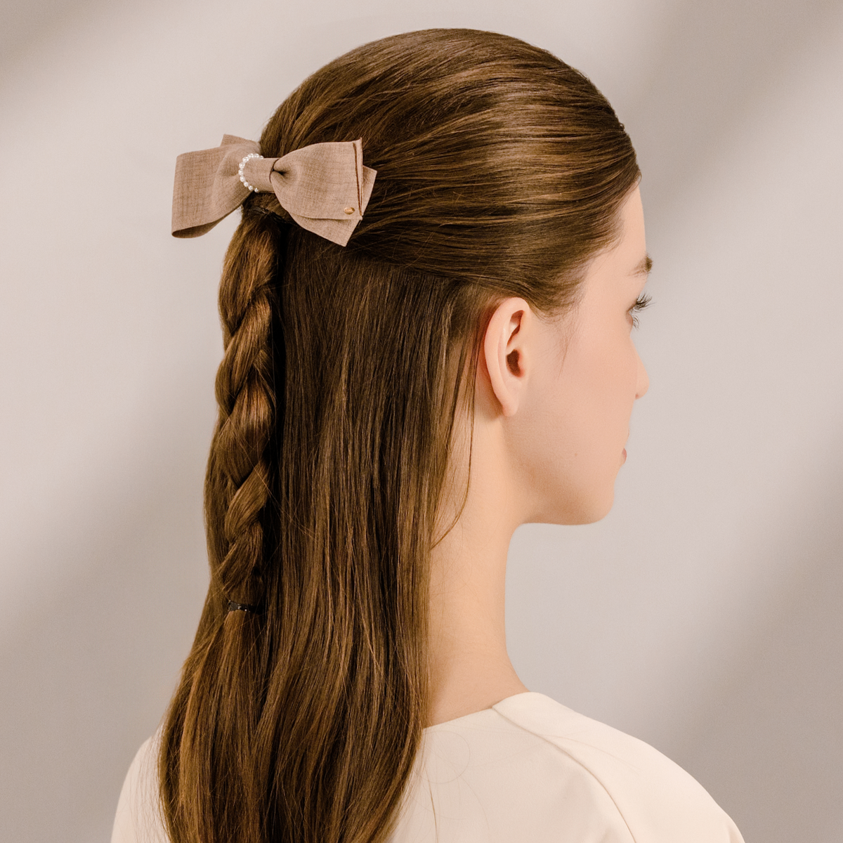 Suiting Pearl Medium Hair Barrette (2 Layered & 1 Strand)