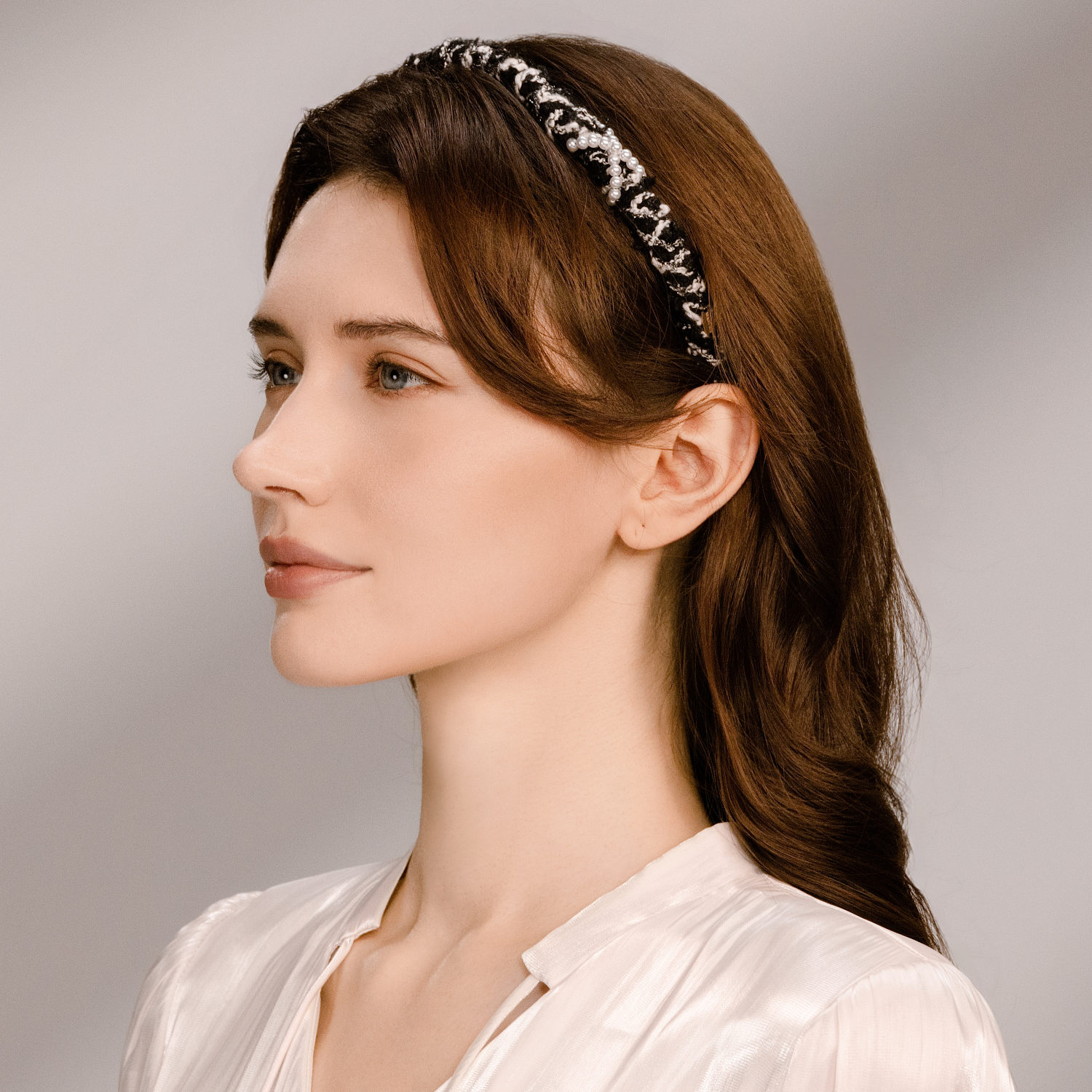 Tweed Pearl Thin Headband (Silver-thread & Cross Beaded)