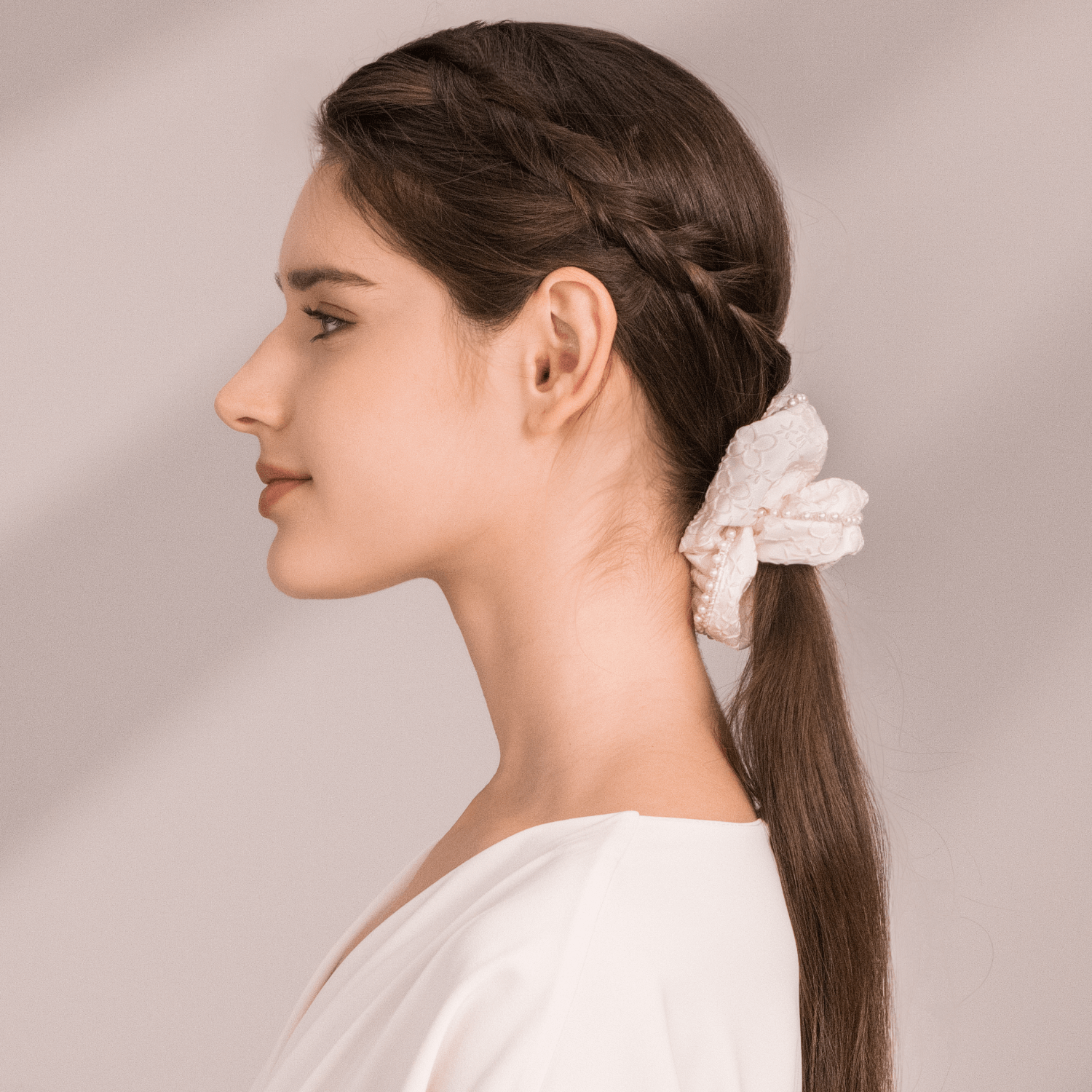 Embroidered Pearl Large Scrunchie (Floral & 1 Strand)