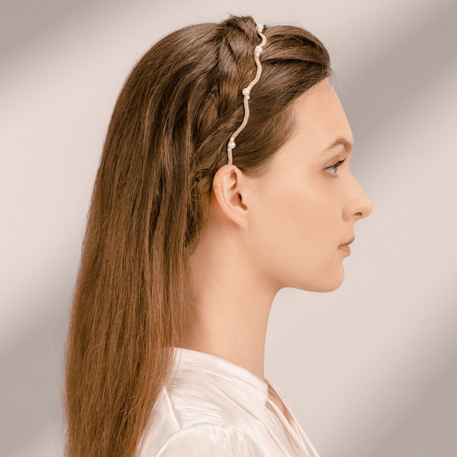 Dotted Pearl Extra Thin Headband (Waved & 3 Beads)