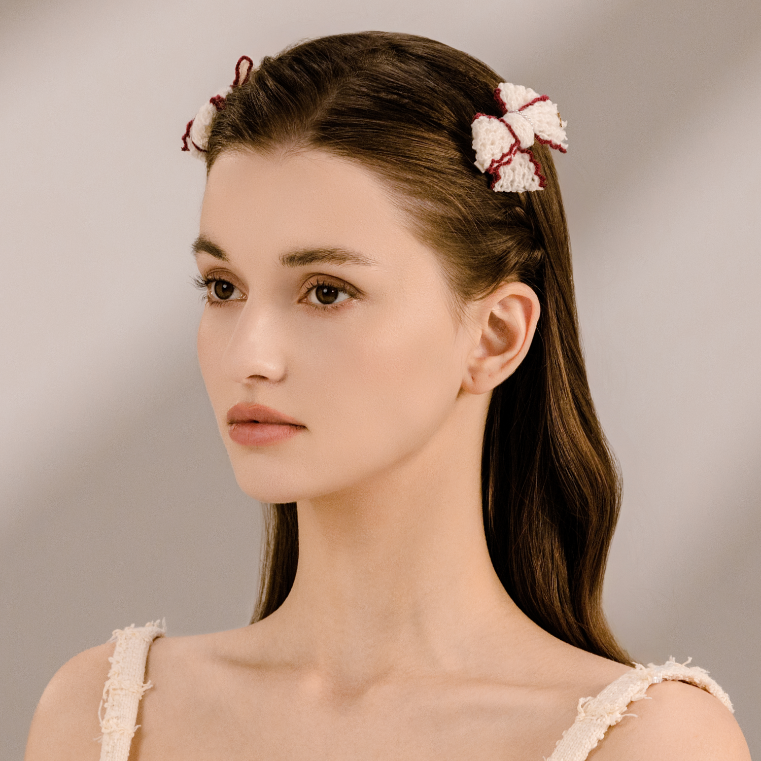 Cotton Pearl Small Hair Clips (Colored Edge & 1 Strand)