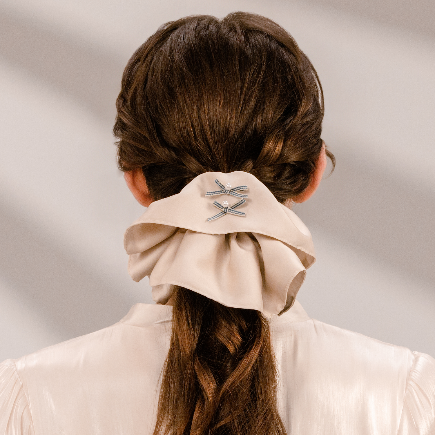 Satin Pearl Extra Large Scrunchie (2 Bows & 2 Beads)